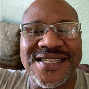 Meet your Posher, Elliott